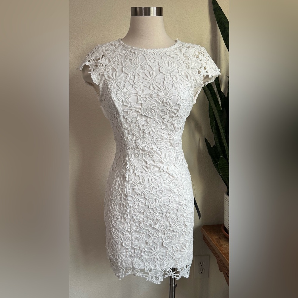 Lulus White Floral‎ Lace Open Back Mini Dress XXS